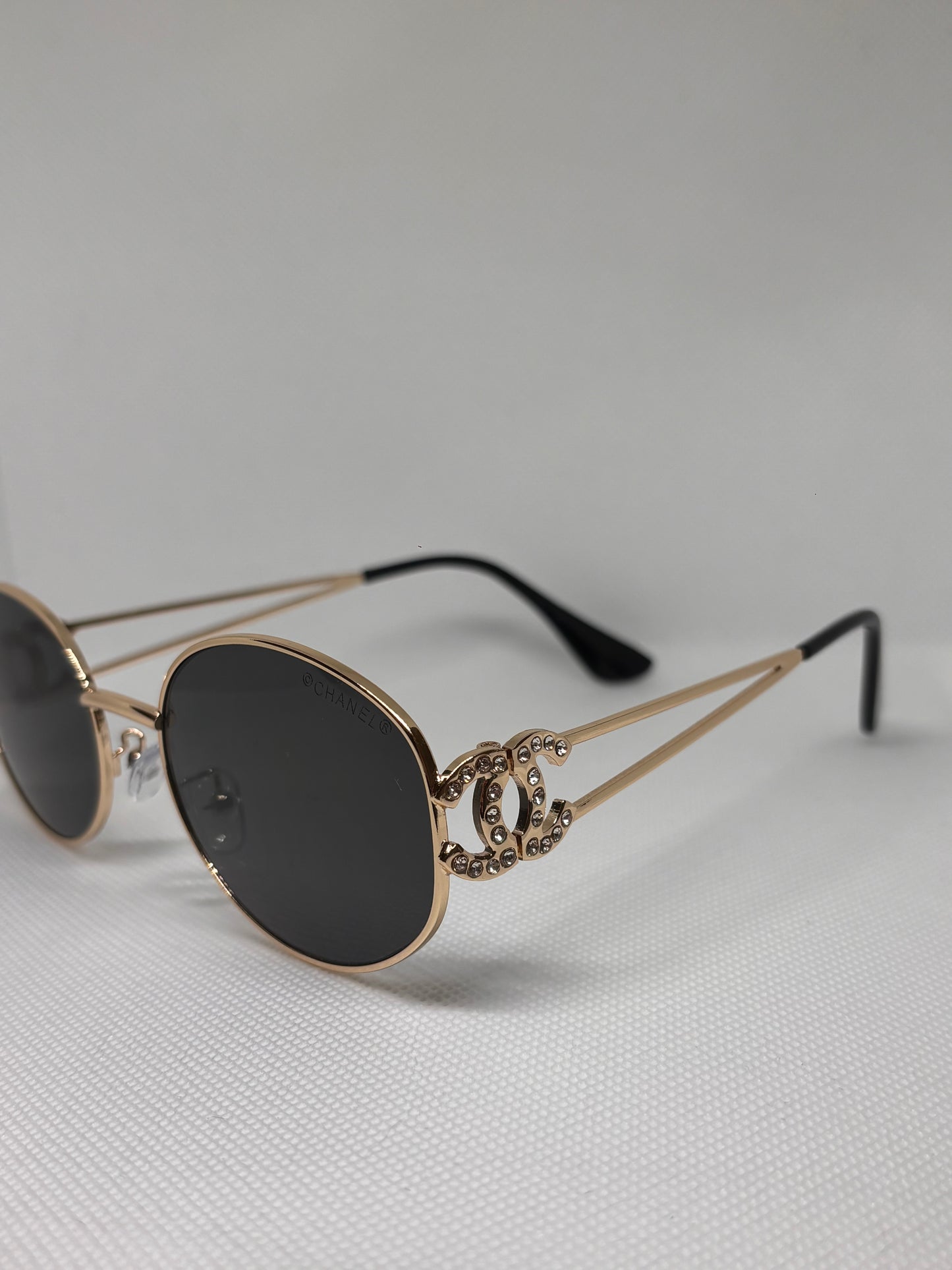 GOLD SUNGLASSES