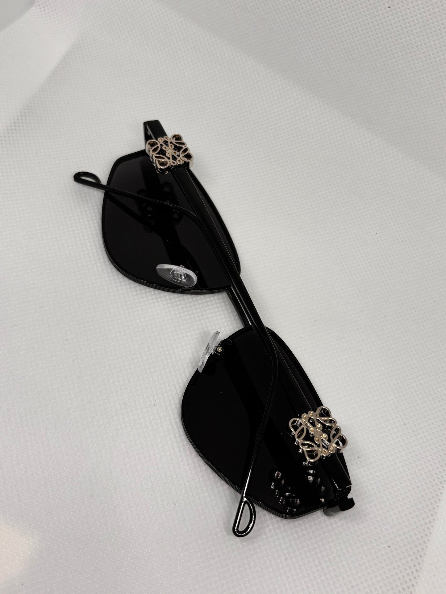 BLACK L SUNGLASSES
