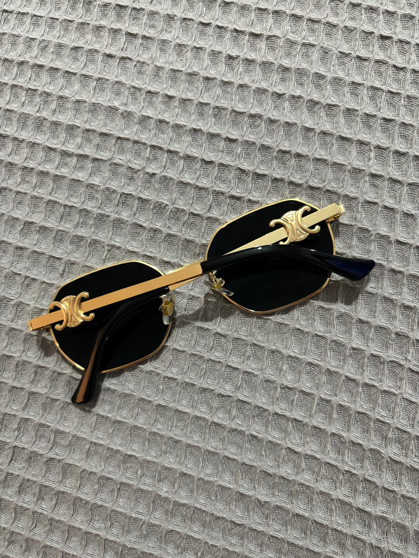 C SQUARE SUNGLASSES