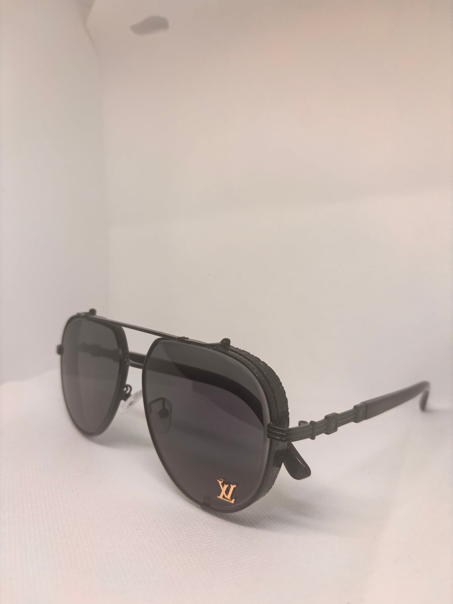 BLACK L SUNGLASSES