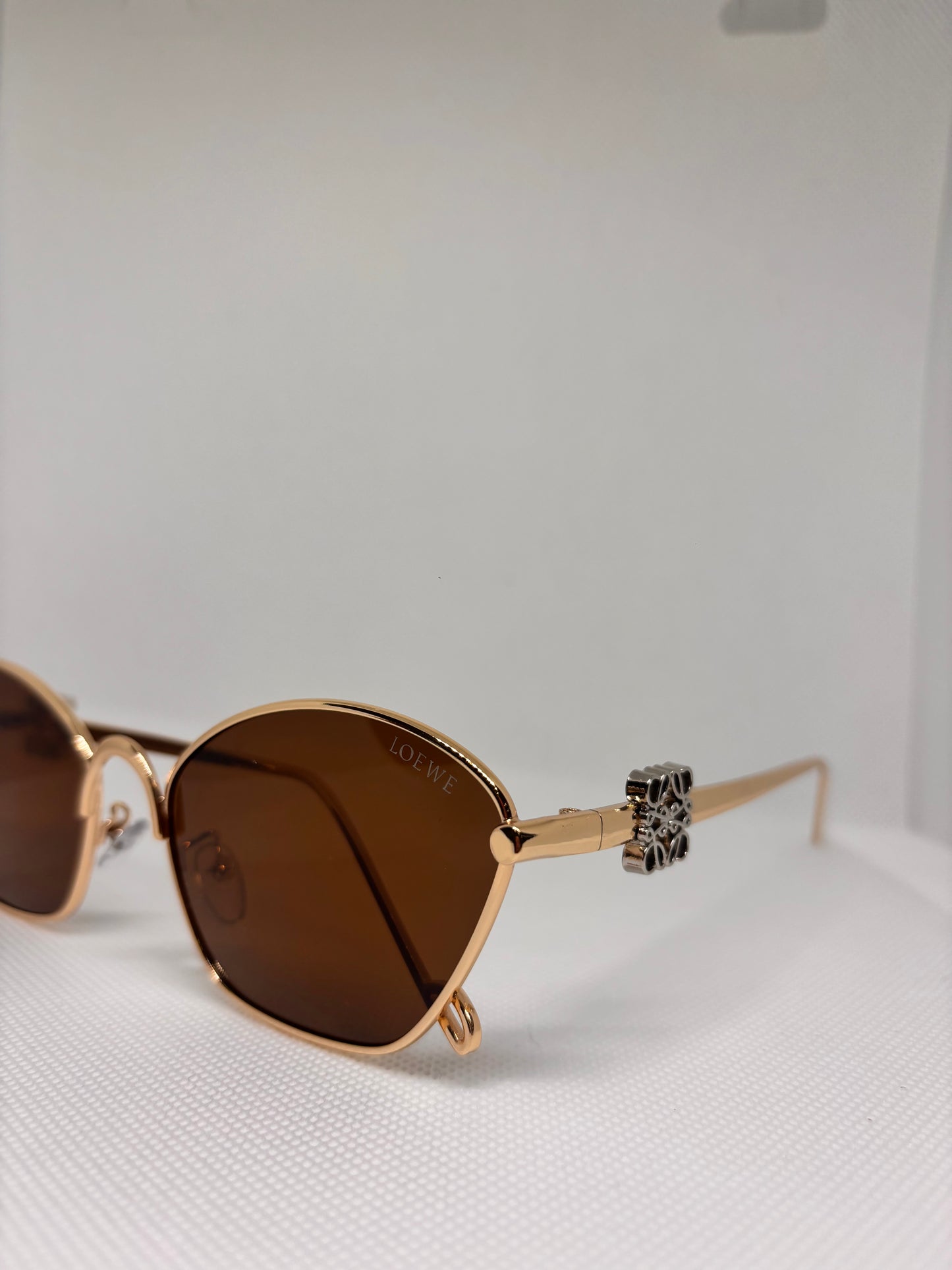 GOLD & BROWN L ROUNDED SUNGLASSES