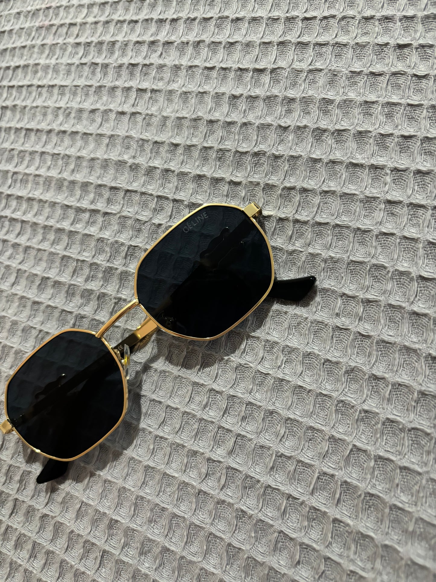 C SQUARE SUNGLASSES