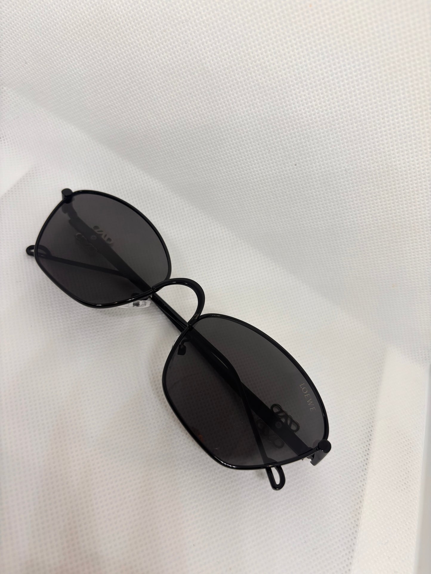 BLACK OVAL L SUNGLASSES