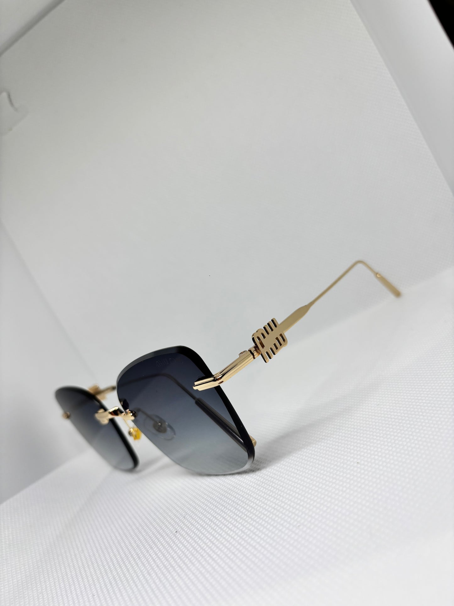 MIU BLUE SUNGLASSES