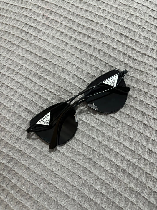 BLACK & WHITE P SUNGLASSES