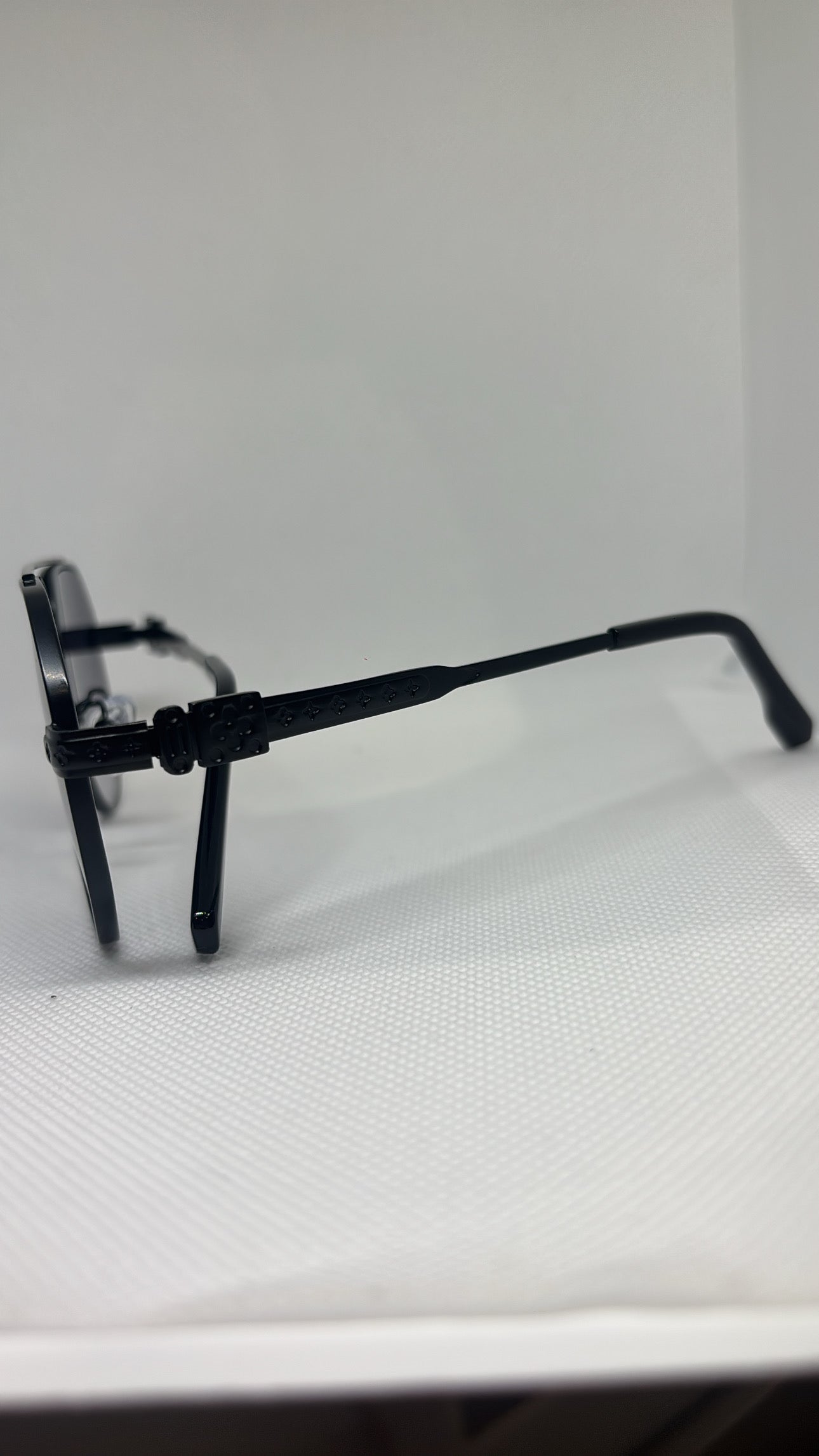 BLACK LV SUNGLASSES