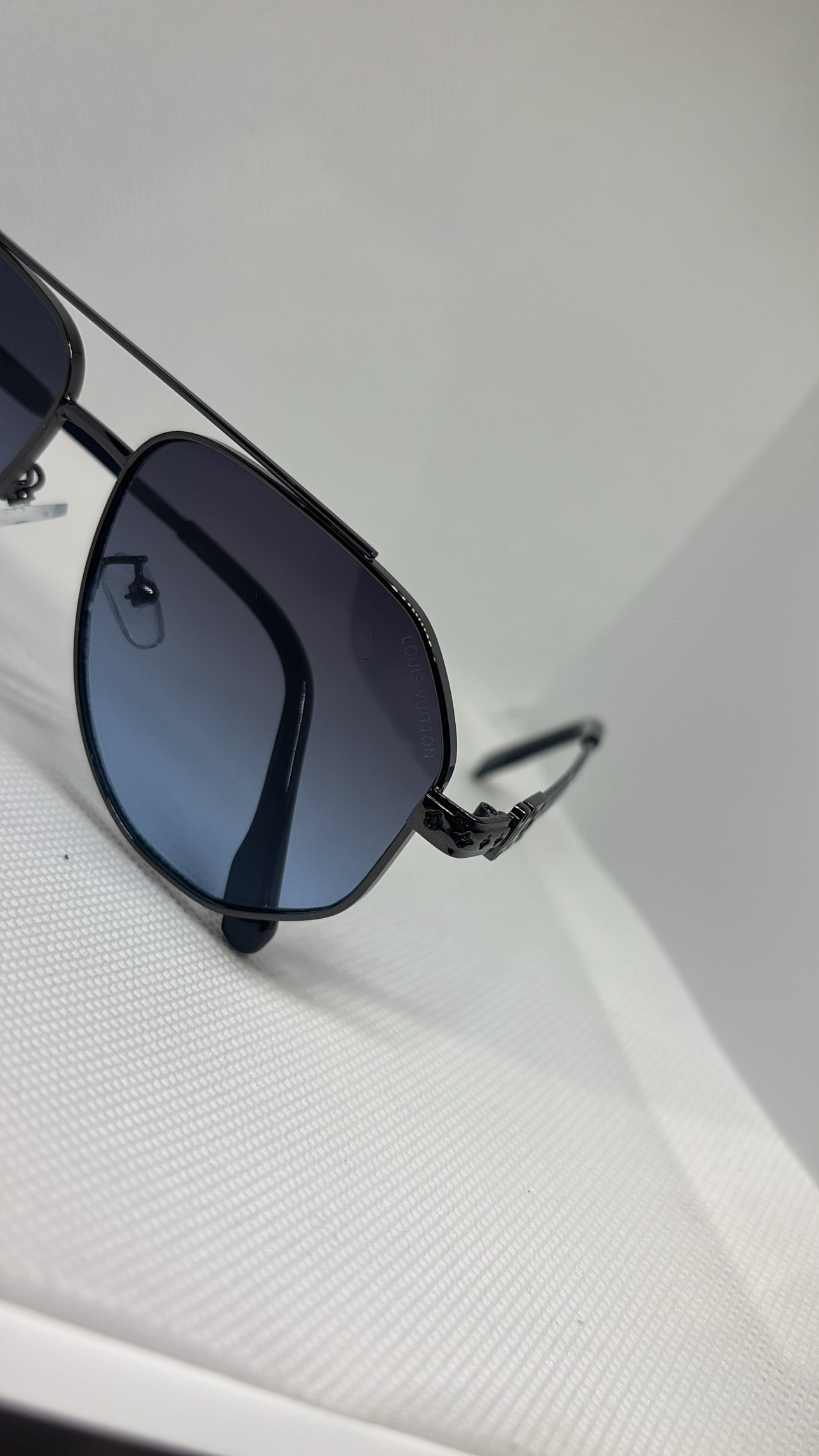 MENS BLUE AND GREY SUNGLASSES