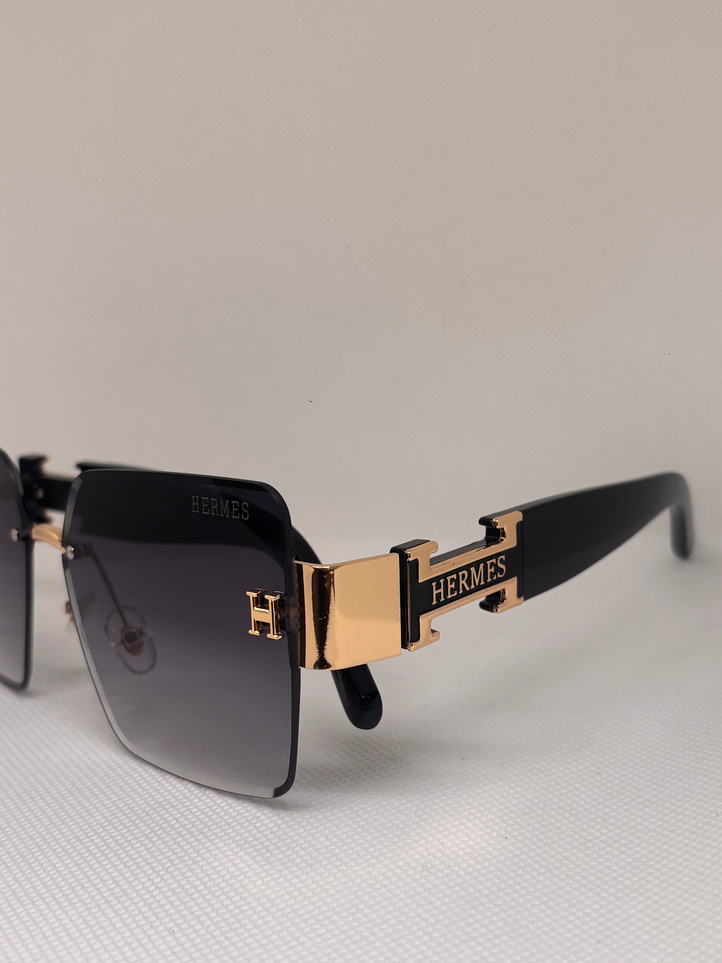 BLACK H SUNGLASSES