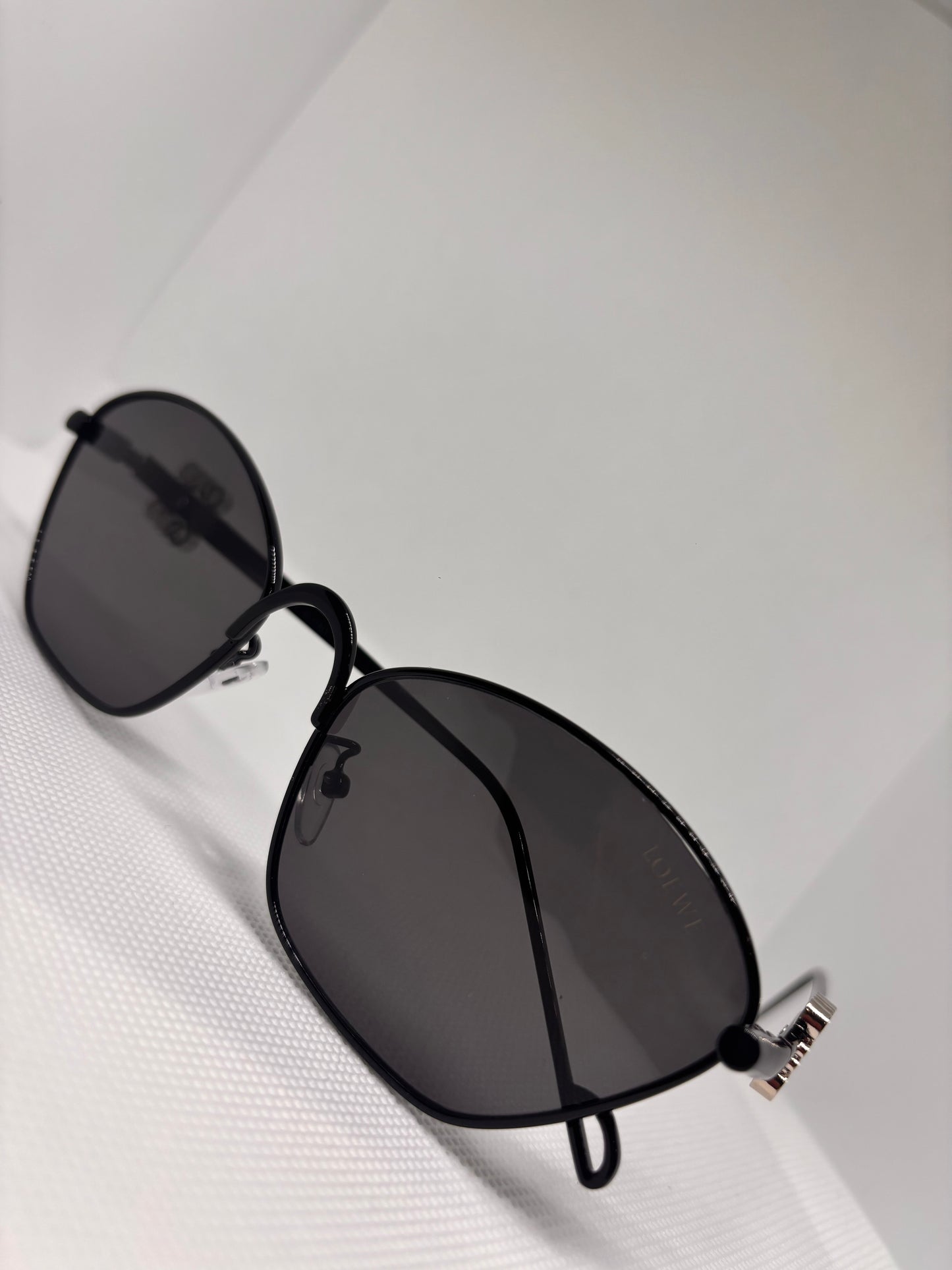 BLACK OVAL L SUNGLASSES
