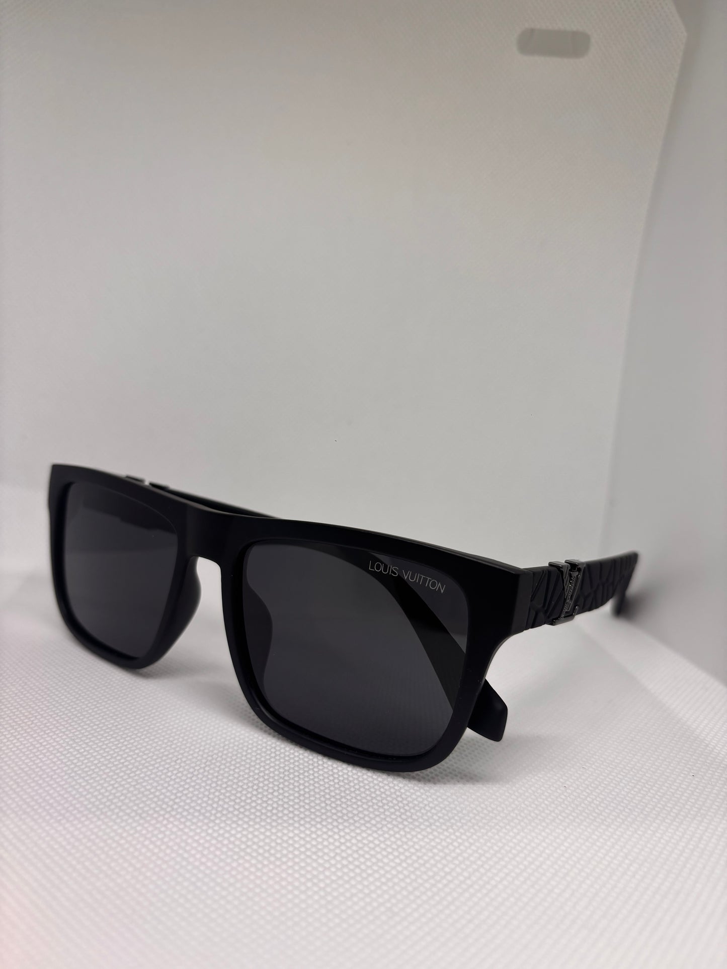 MENS LV SUNGLASSES