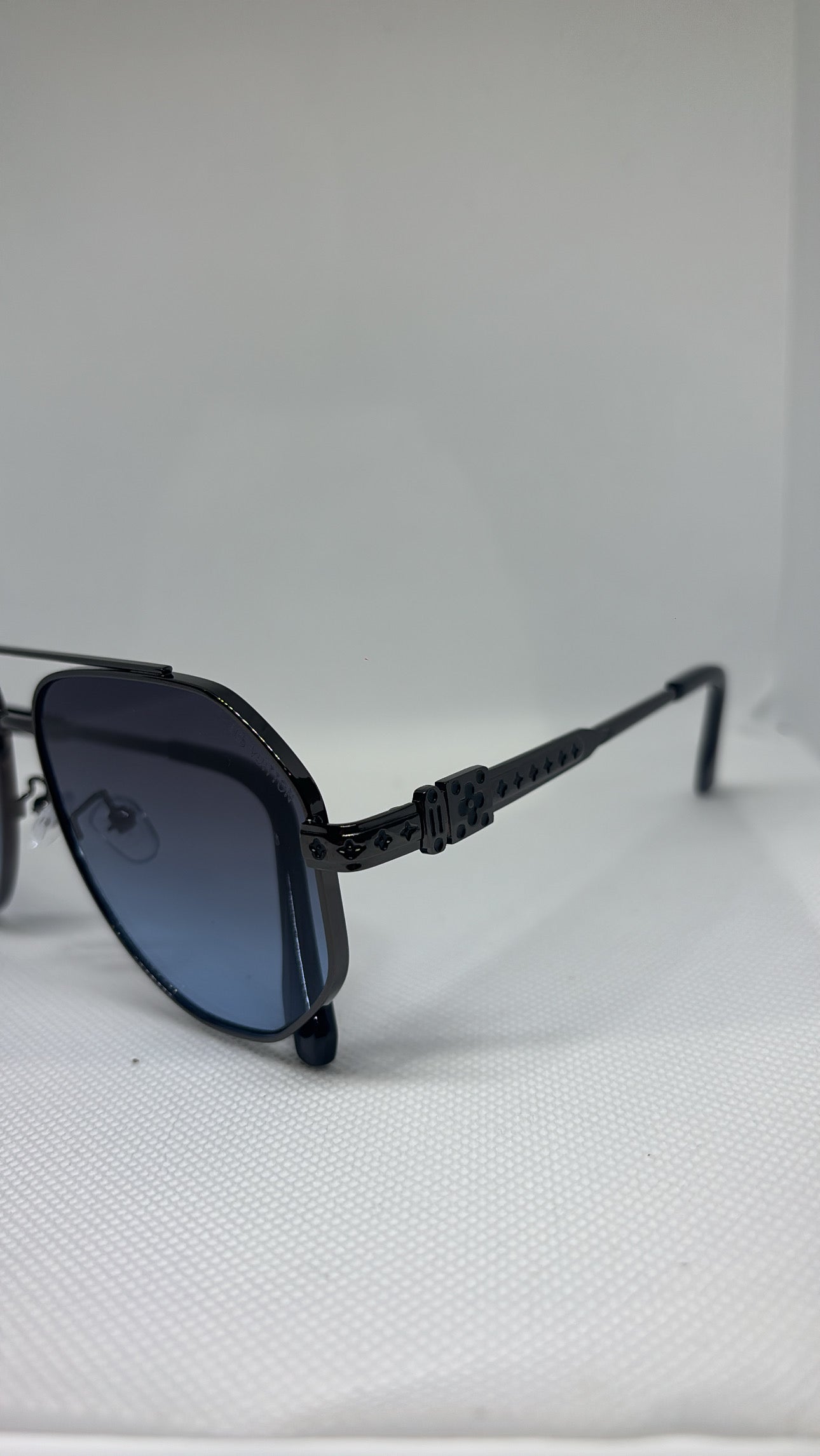 MENS BLUE AND GREY SUNGLASSES