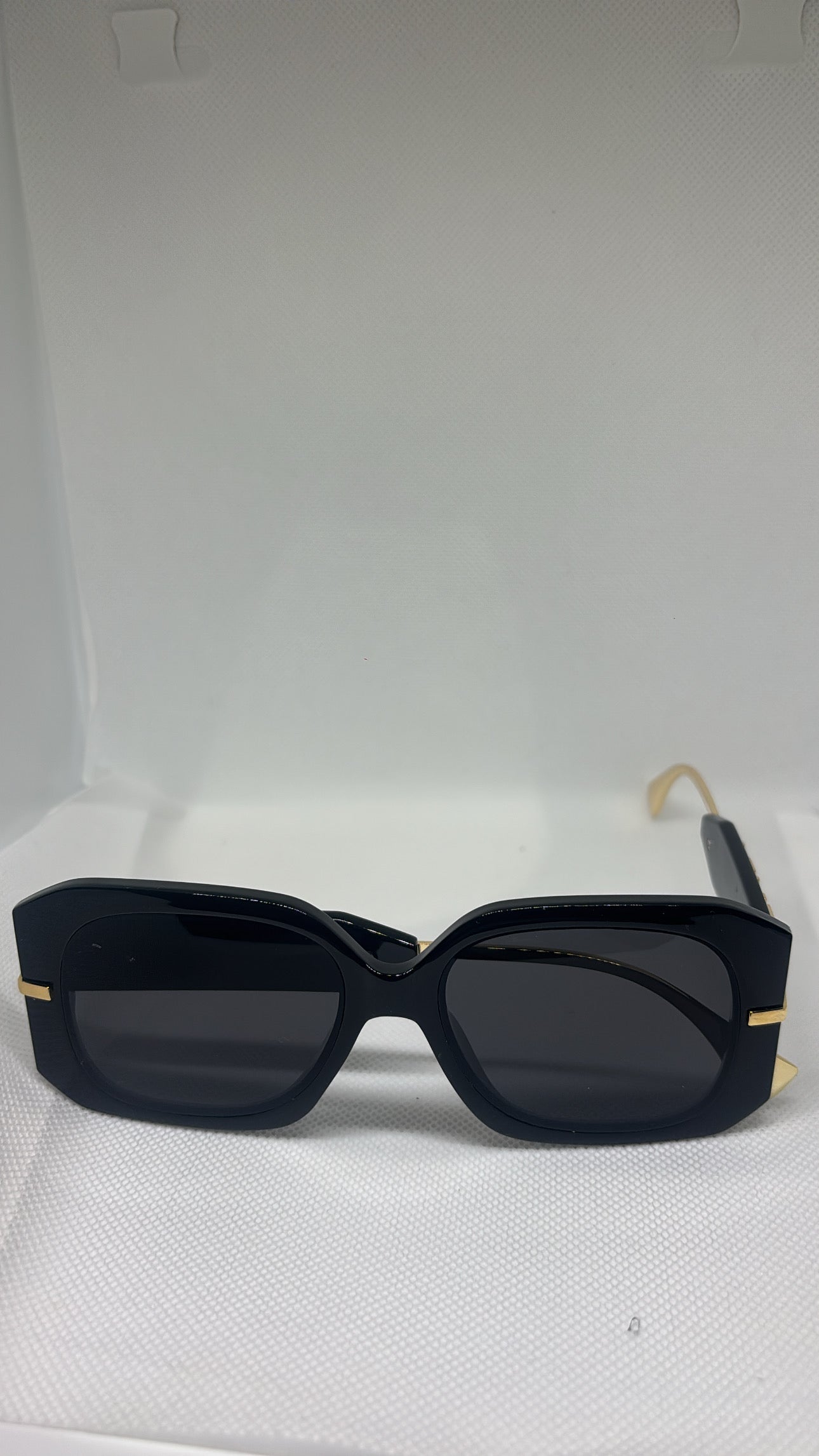 F BLACK SUNGLASSES