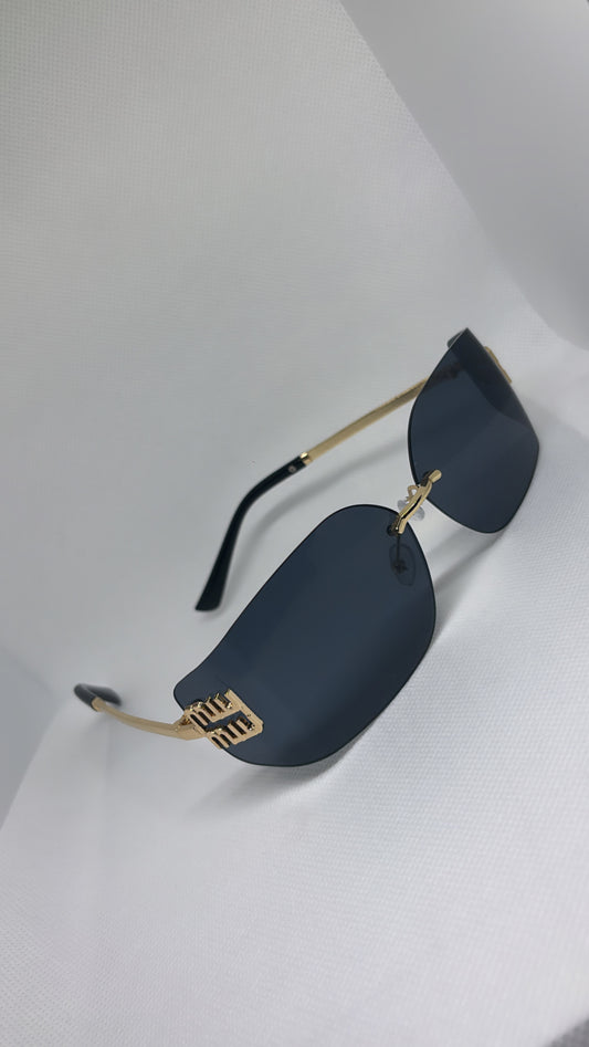 MIU SUNGLASSWS