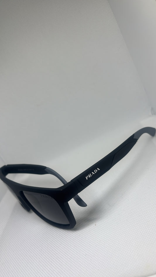 BLACK AND GREY SUNGLASSES