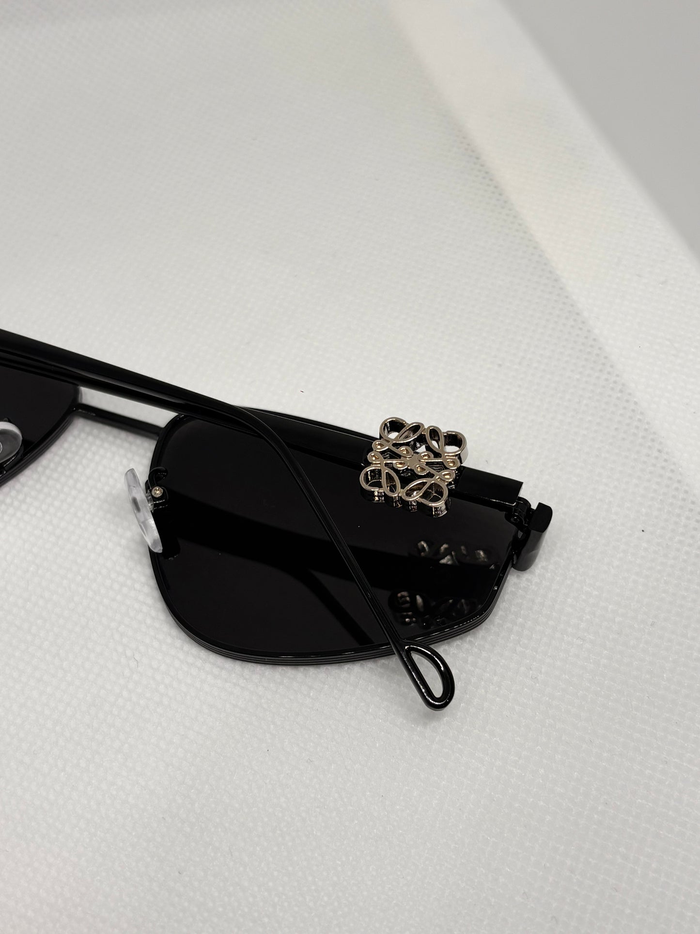 BLACK L SUNGLASSES