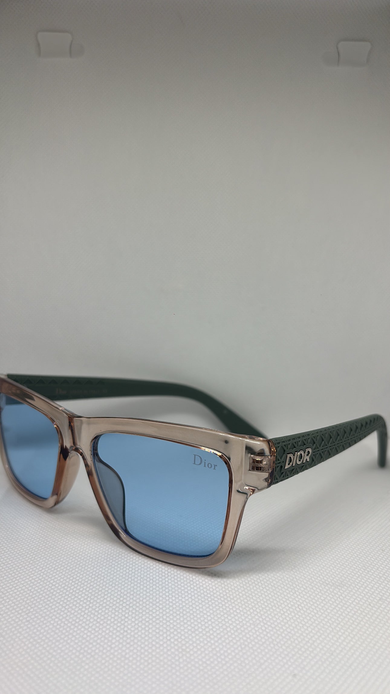 BLUE SUNGLASSES