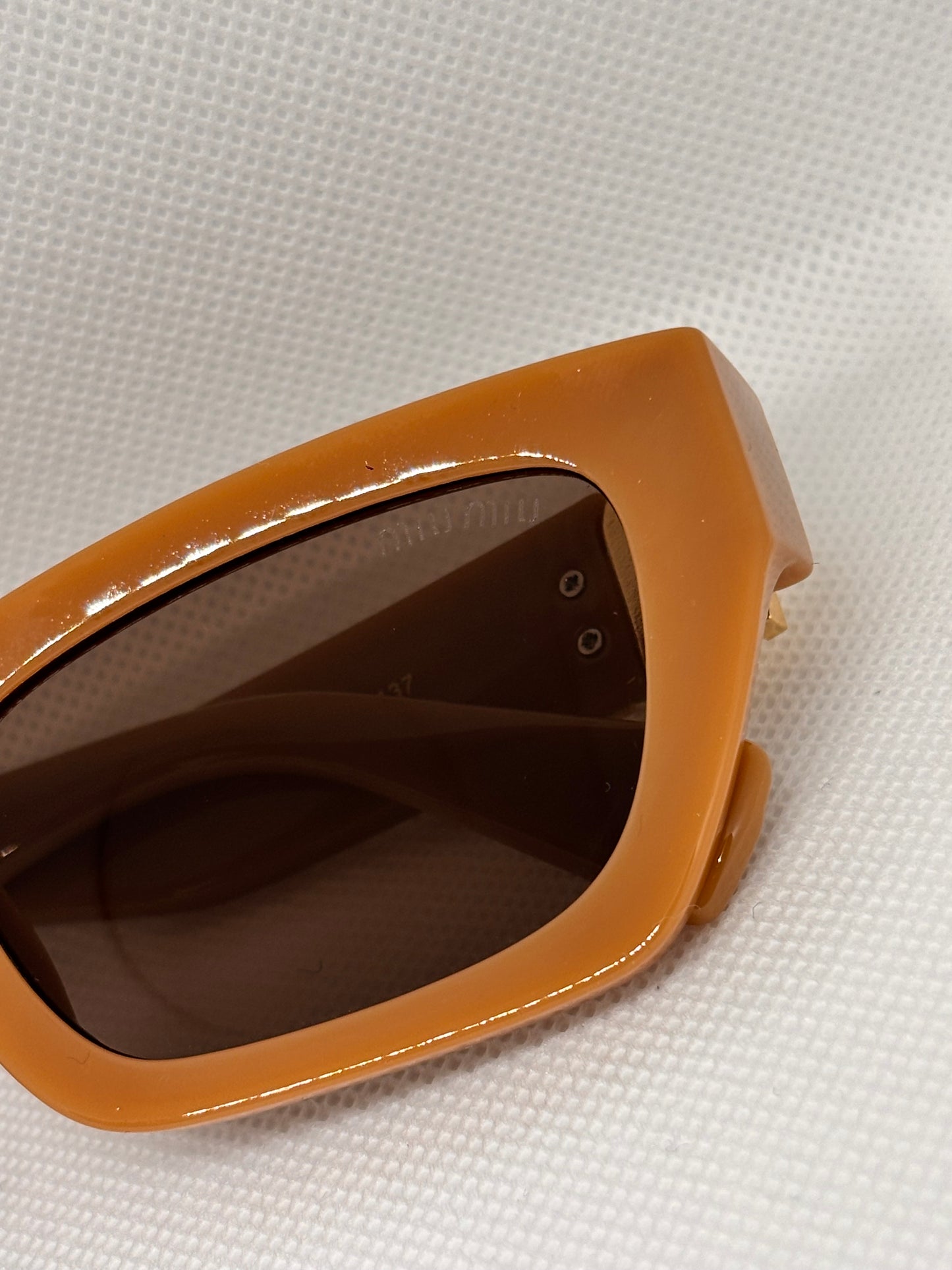 BEIGE MIU SUNGLASSES