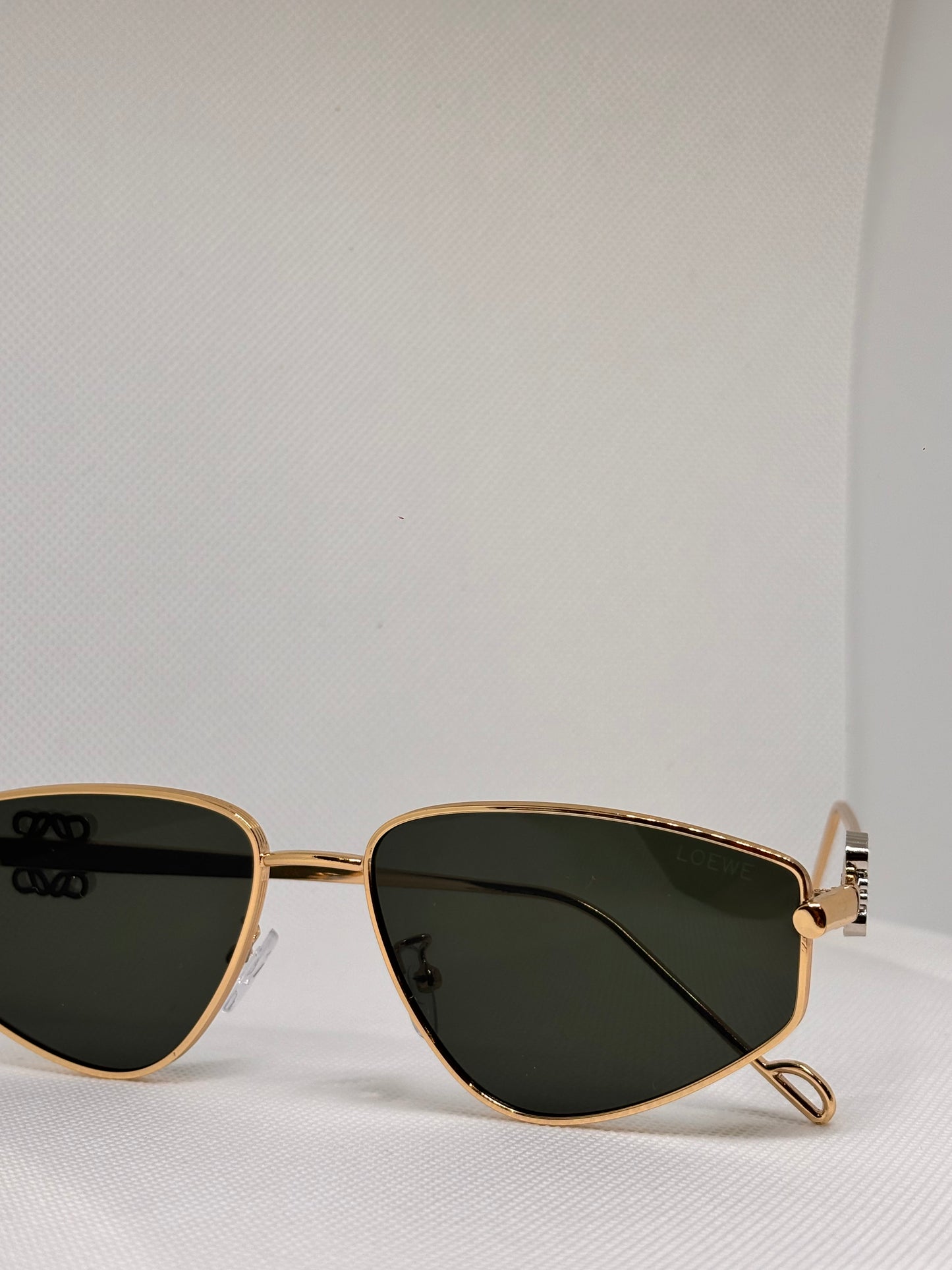 GOLD L SUNGLASSES