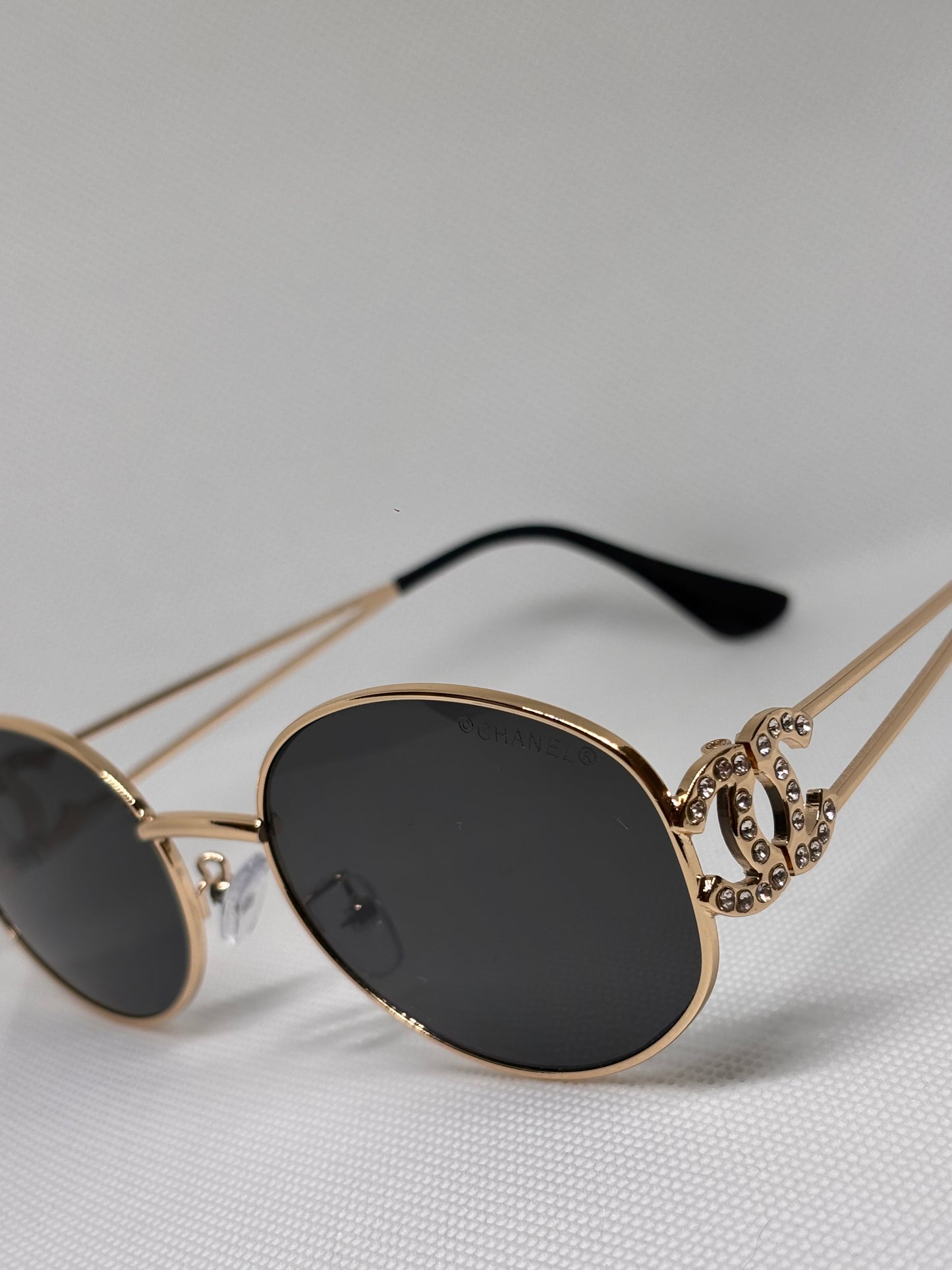 GOLD SUNGLASSES