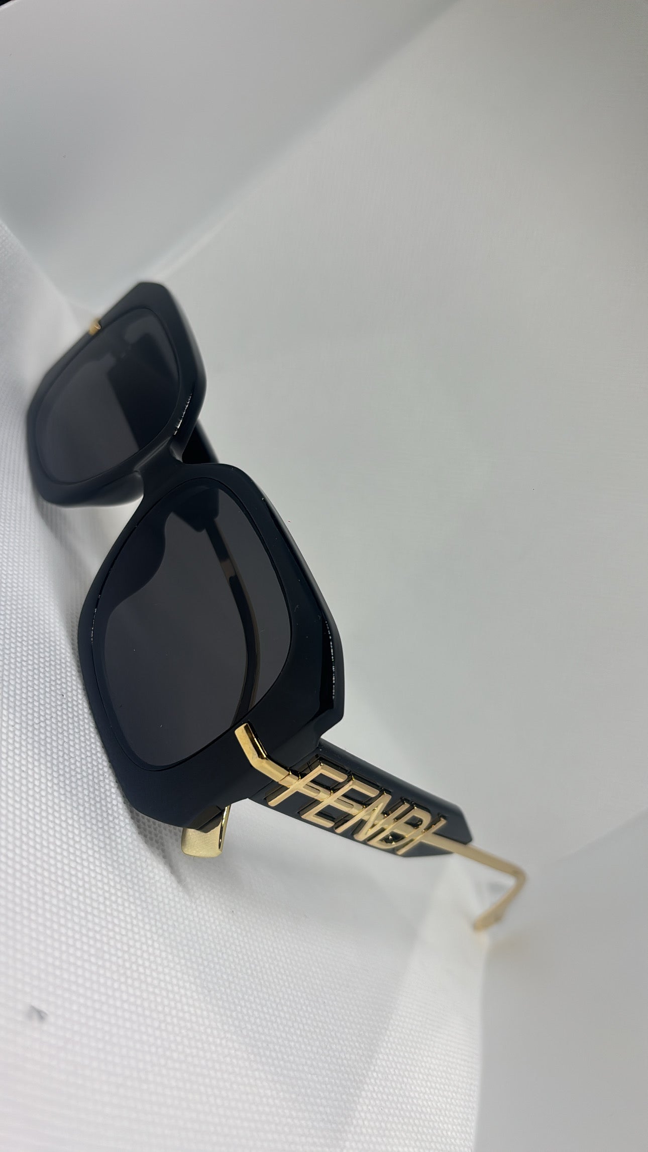 F BLACK SUNGLASSES