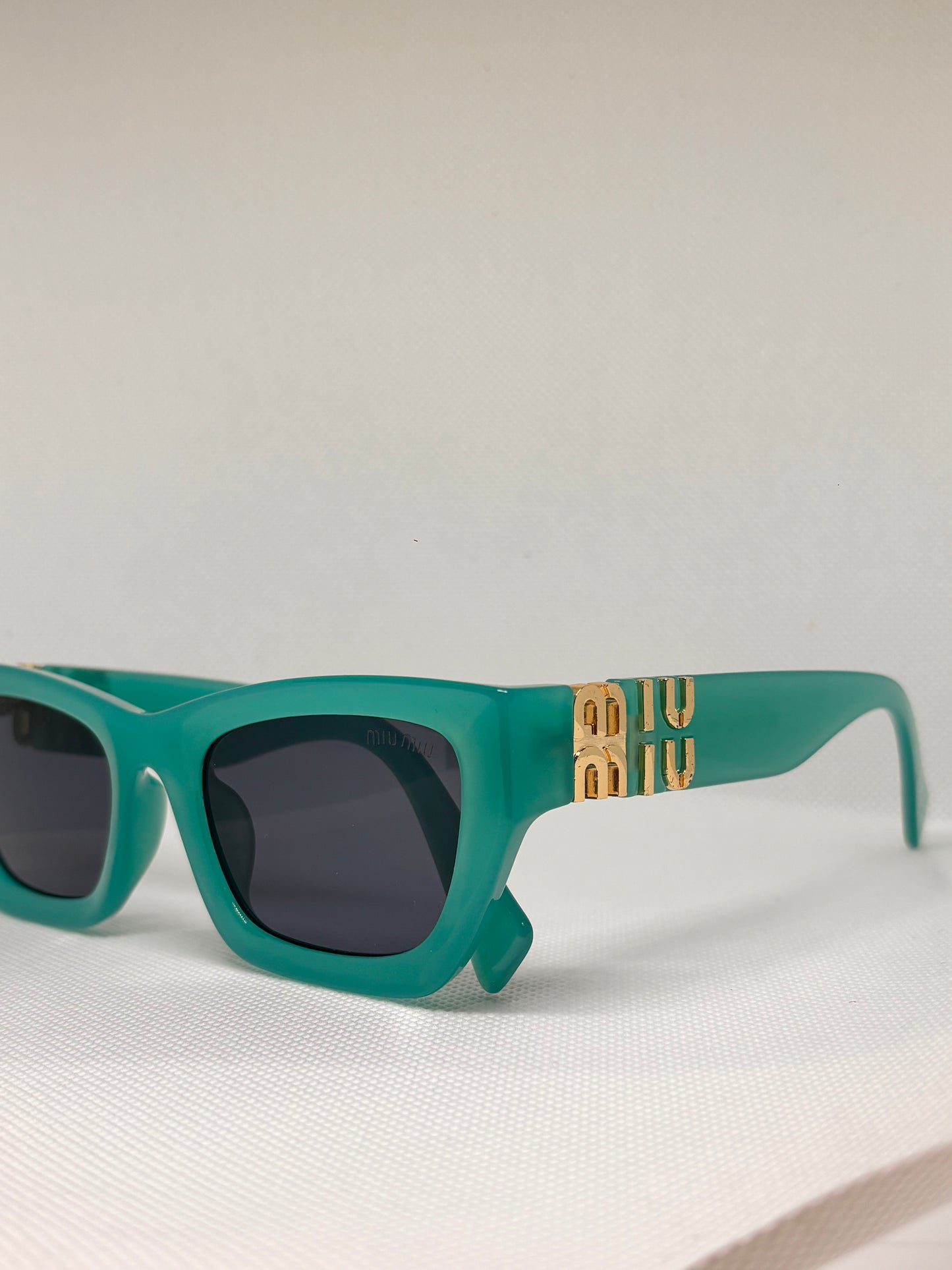 BLUE MIU SUNGLASSES
