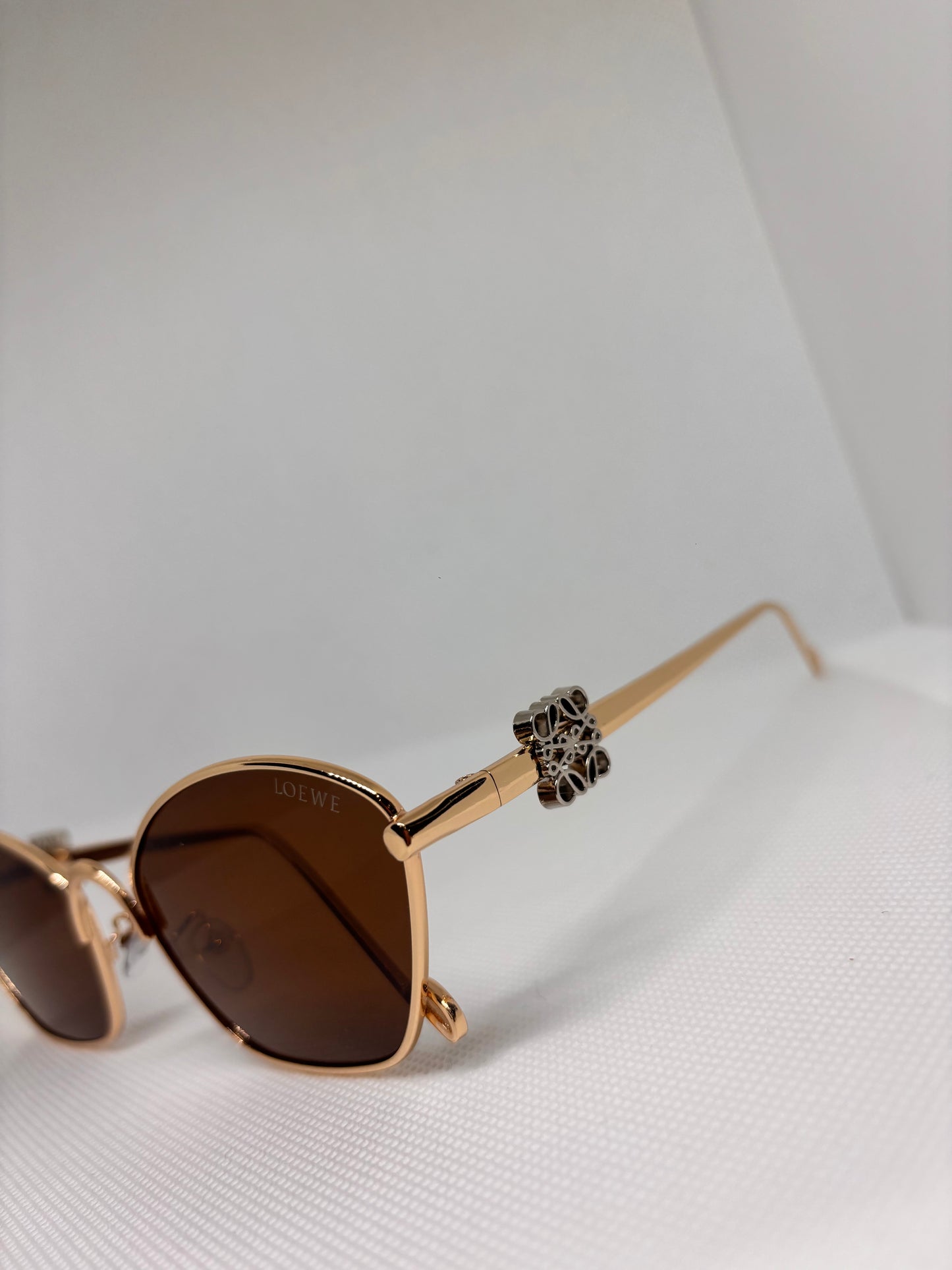 GOLD & BROWN L ROUNDED SUNGLASSES