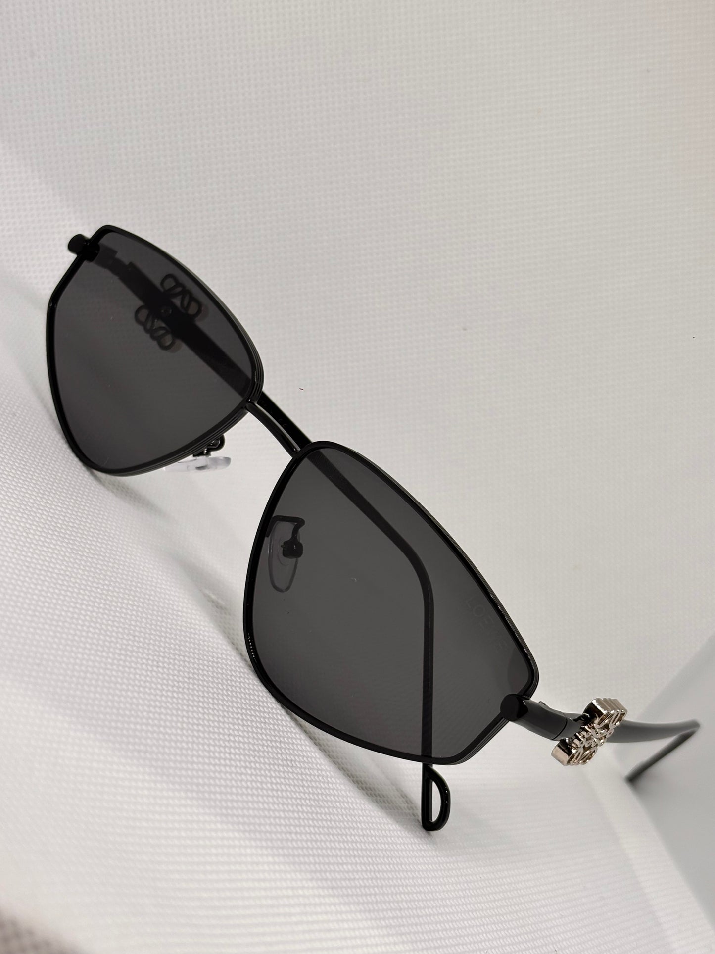 BLACK L SUNGLASSES