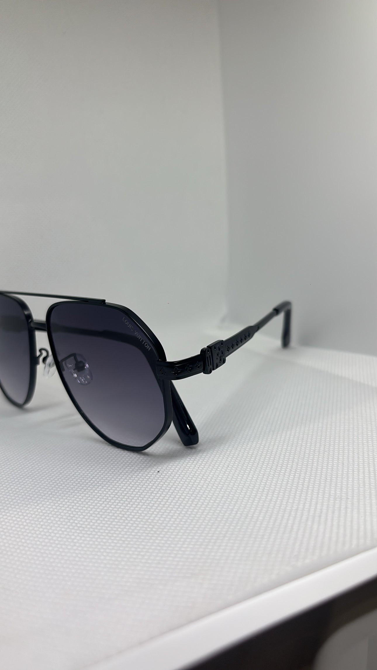 BLACK LV SUNGLASSES