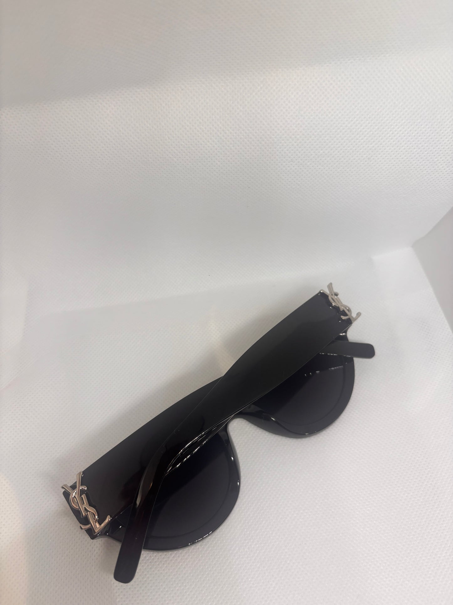 SMALL Y BLACK AND SILVER SUNGLASSES