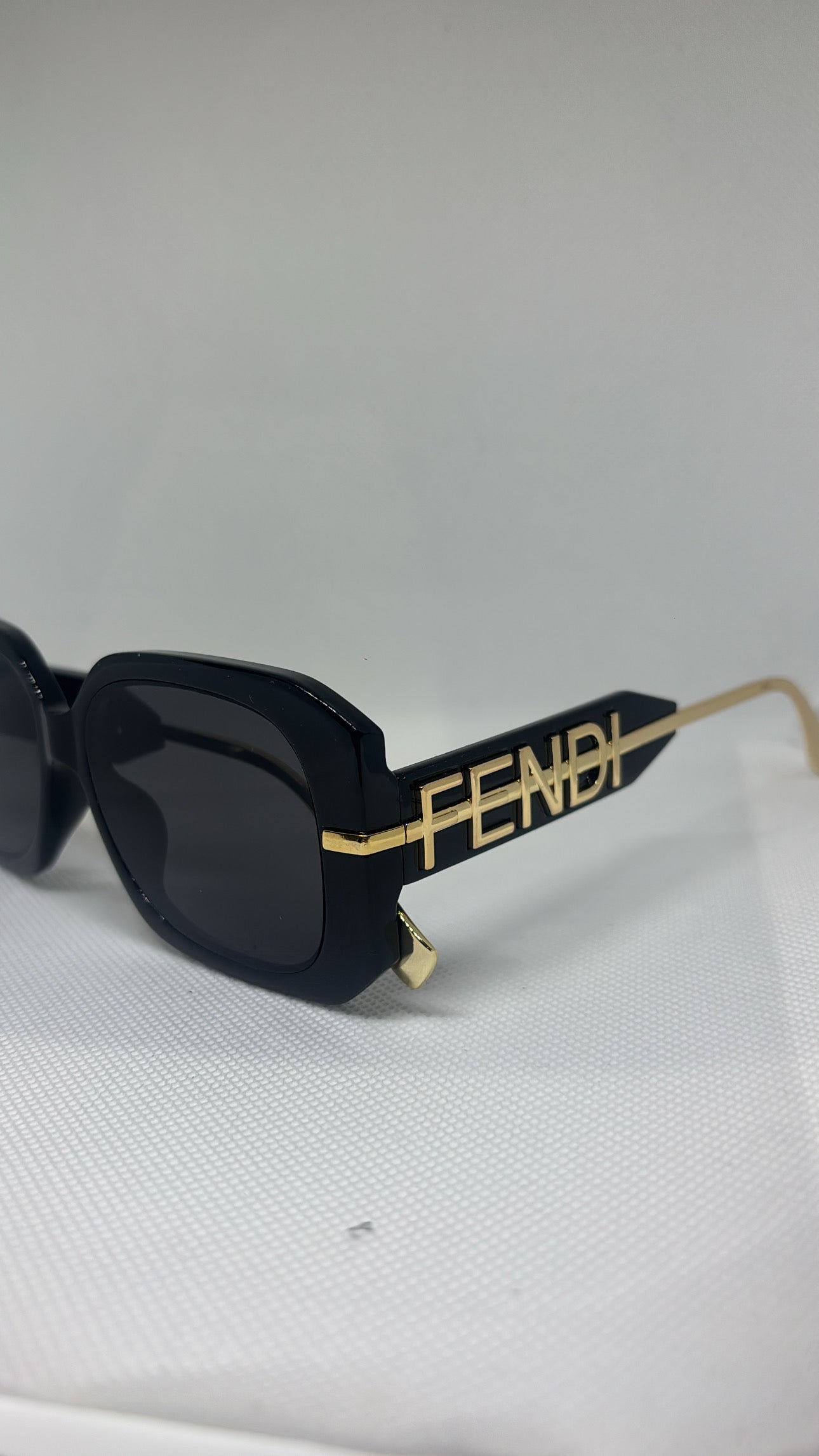 F BLACK SUNGLASSES
