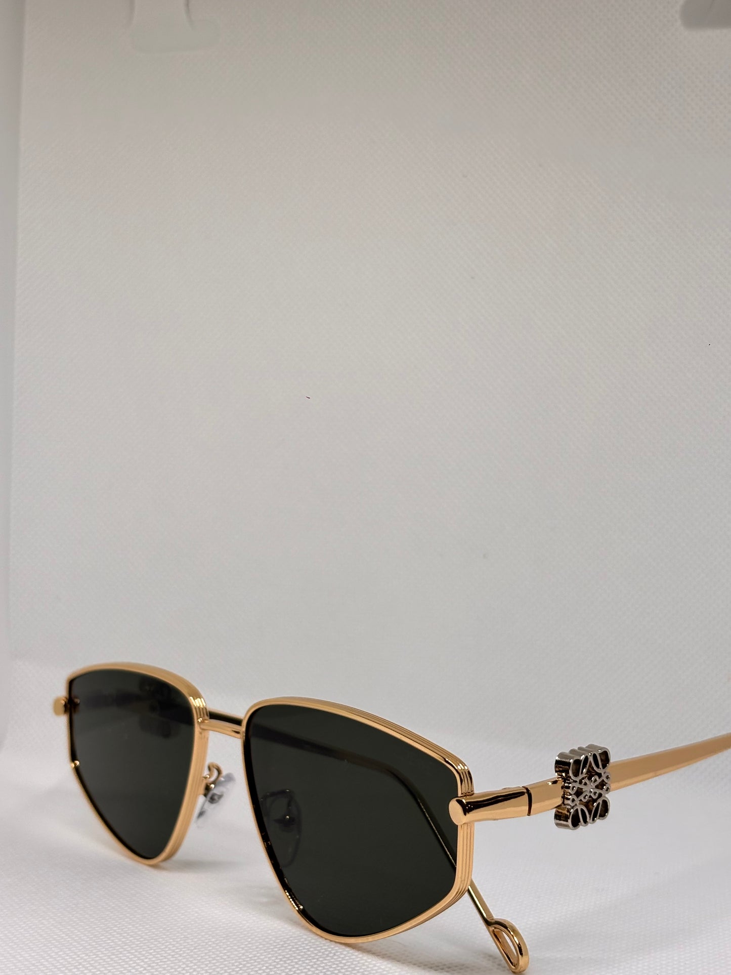 GOLD L SUNGLASSES